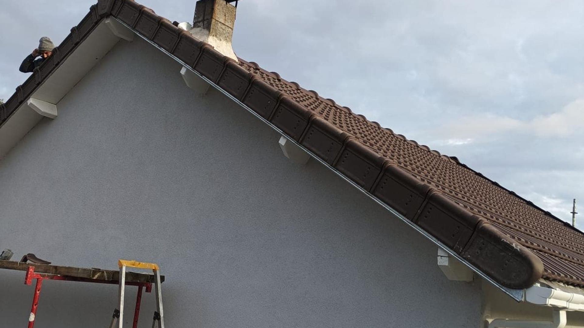 Réparation de faîtage dans l'Allier (03) · Allier Toiture Services